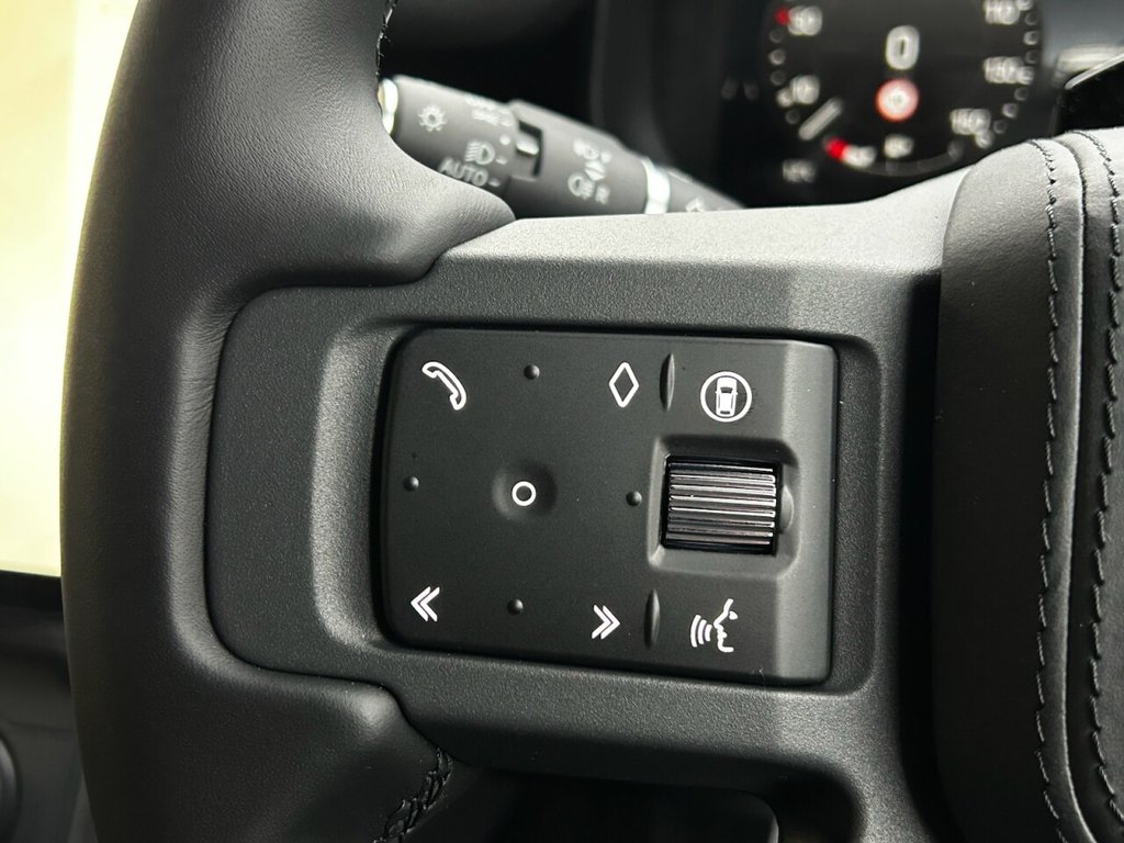 Used Land Rover Defender 2025 for sale - 77000995: Photo 49