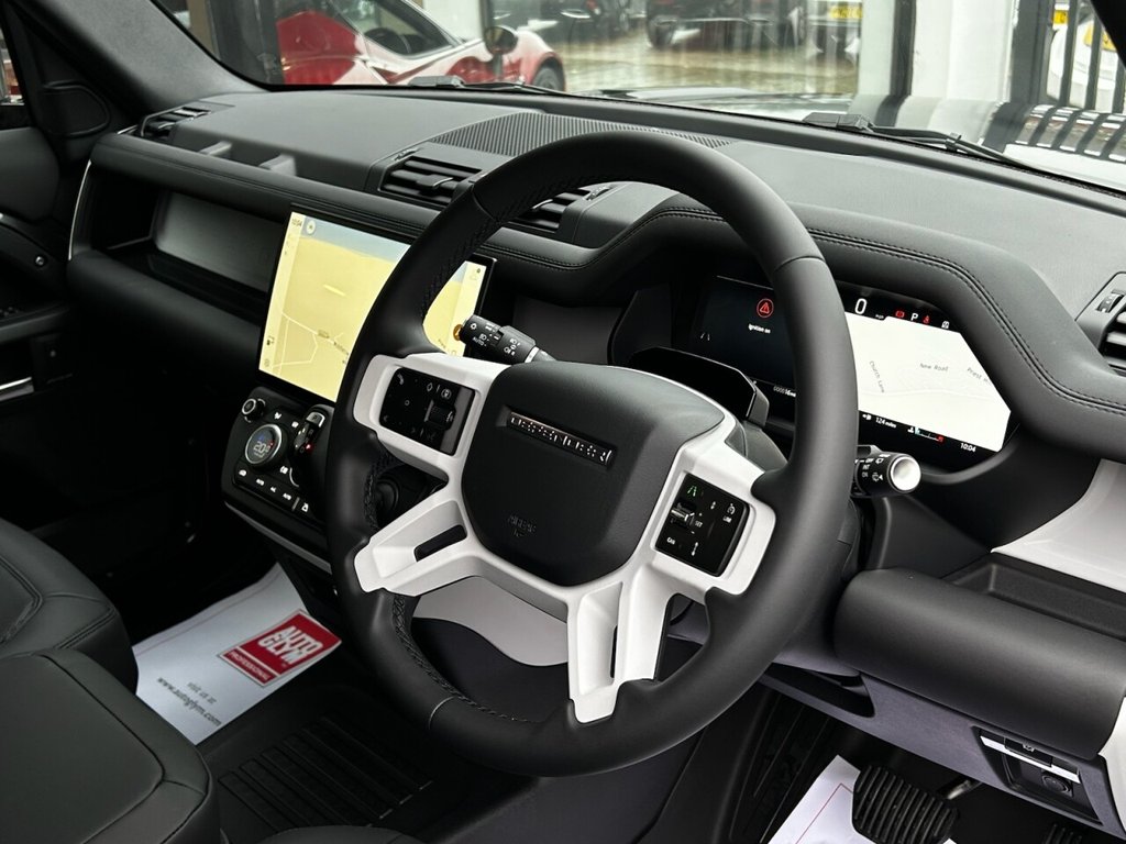 Used Land Rover Defender 110 2025 for sale - 77001001: Photo 31