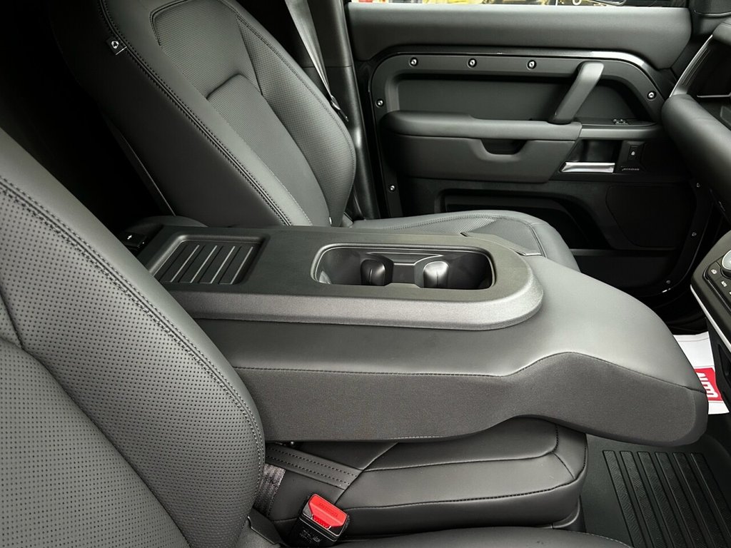 Used Land Rover Defender 110 2025 for sale - 77001001: Photo 36