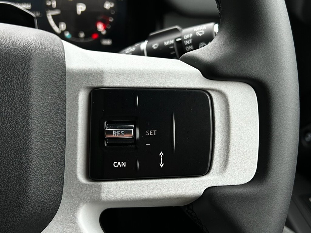 Used Land Rover Defender 110 2025 for sale - 77001001: Photo 50