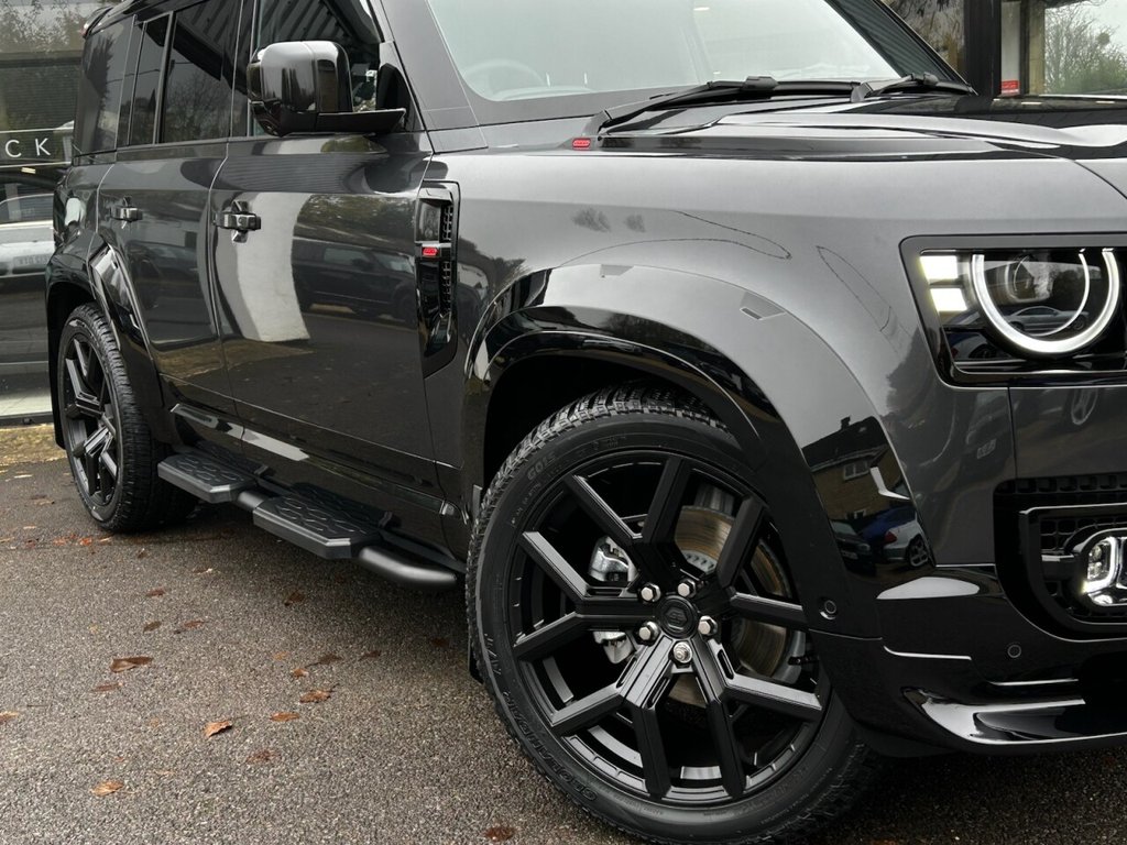 Used Land Rover Defender 110 2025 for sale - 77001001: Photo 7