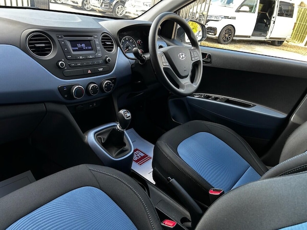 Used Hyundai i10 2017 for sale - 76136580: Photo 26