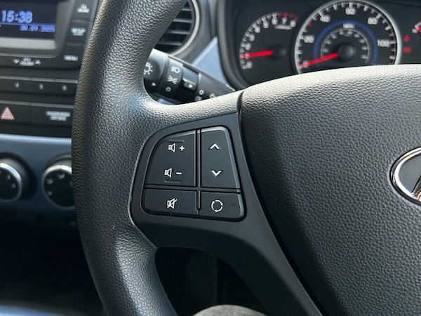 Used Hyundai i10 2017 for sale - 76136580: Photo 38