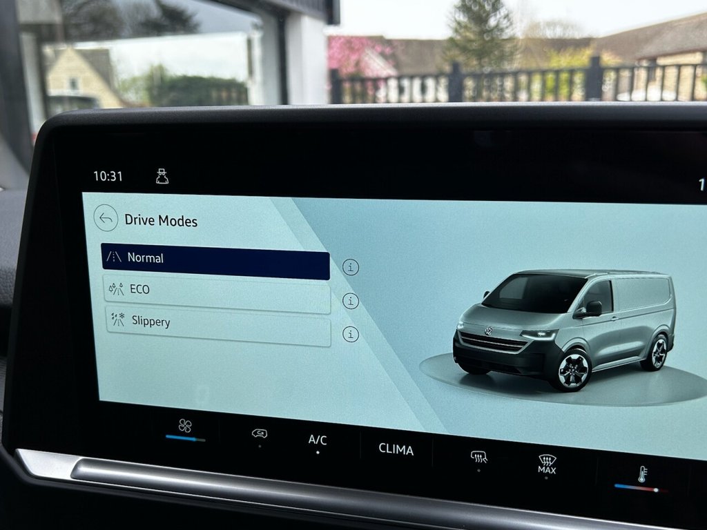 Used Volkswagen Transporter 2025 for sale - 78200325: Photo 47