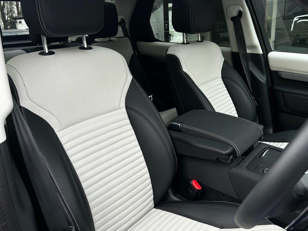 Used Land Rover Discovery 2025 for sale - 77436929: Photo 24