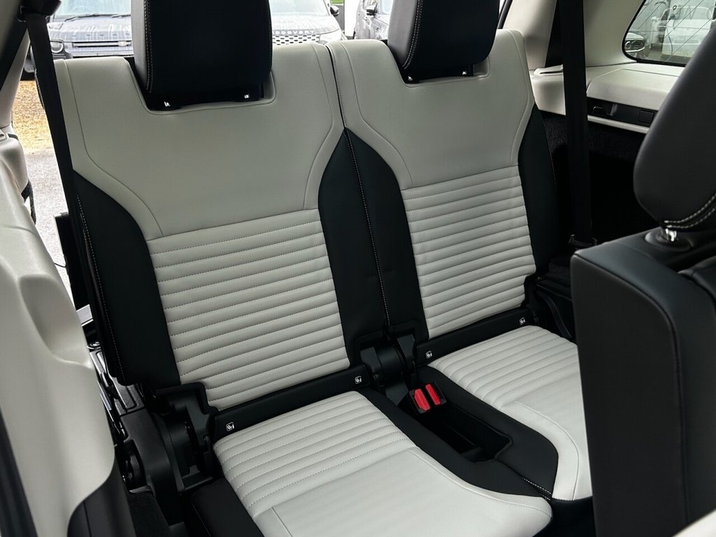 Used Land Rover Discovery 2025 for sale - 77436929: Photo 34