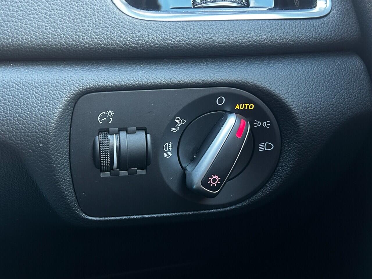 Used Audi Q3 2017 for sale - 76632951: Photo 40