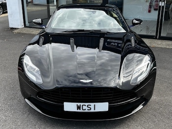 Used Aston Martin DB11 2018 for sale - 75839407: Photo