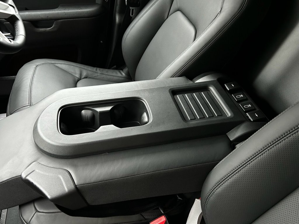 Used Land Rover Defender 2025 for sale - 77302193: Photo 31