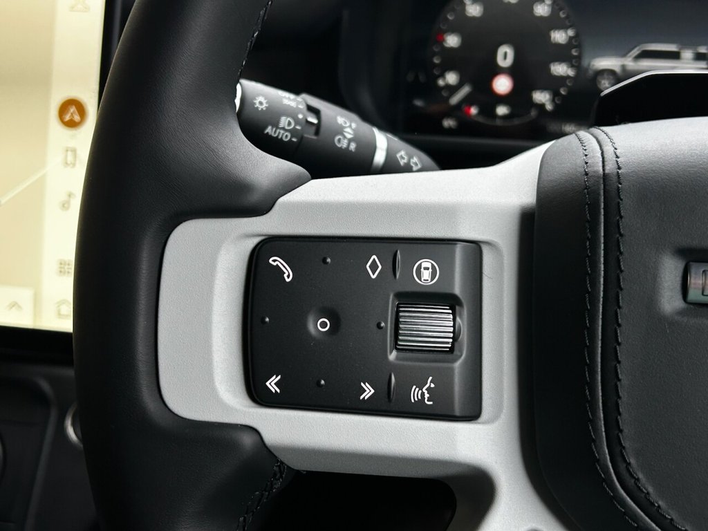Used Land Rover Defender 2025 for sale - 77302193: Photo 33