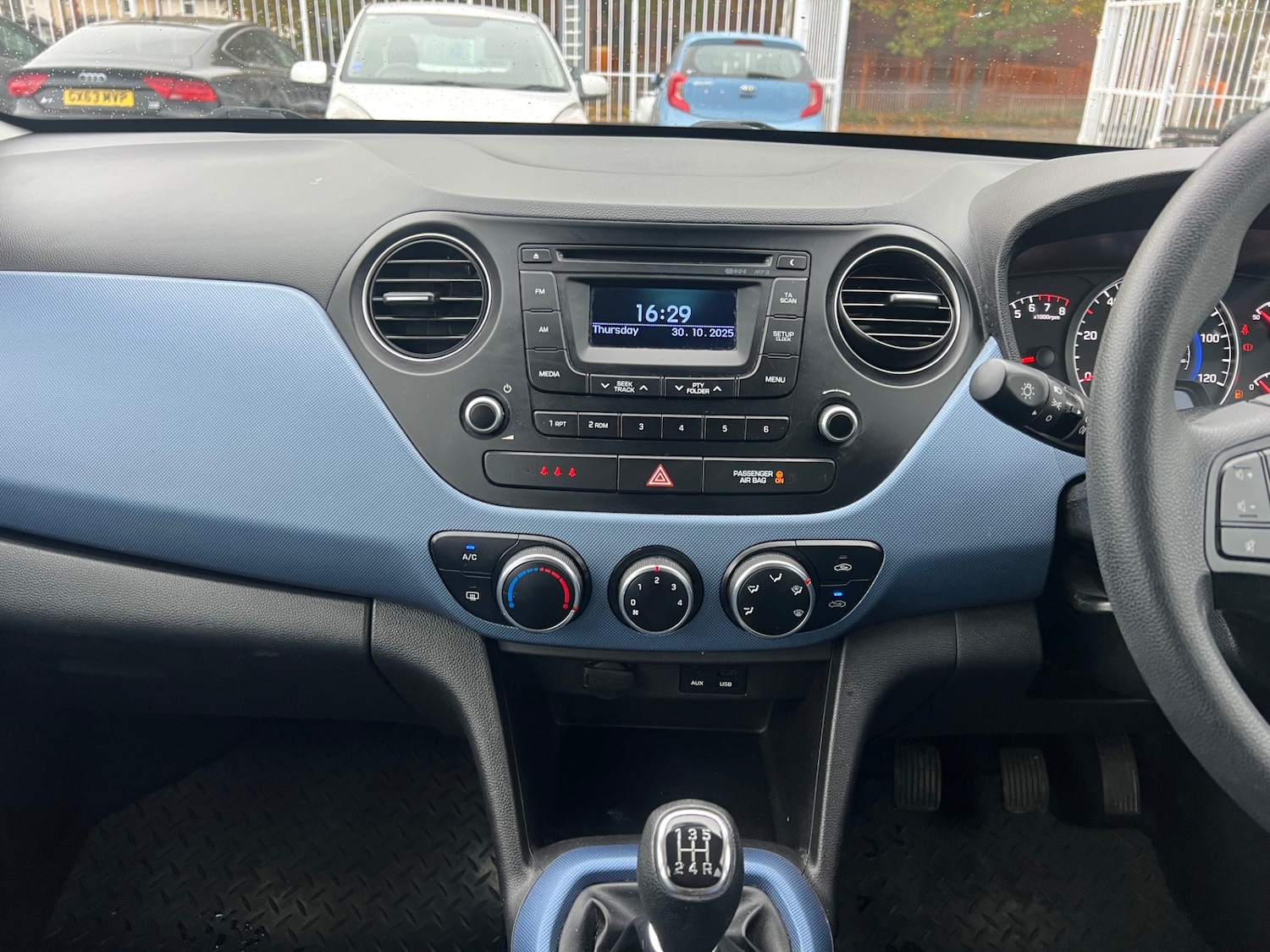 Used Hyundai i10 2016 for sale - 76461900: Photo 15