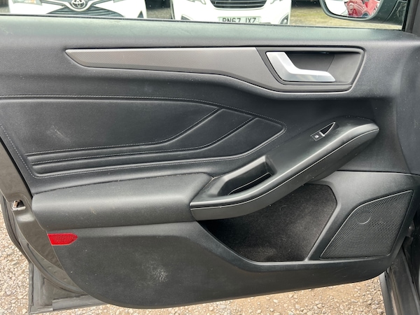 Used Ford Focus 2020 for sale - 76290170: Photo 25