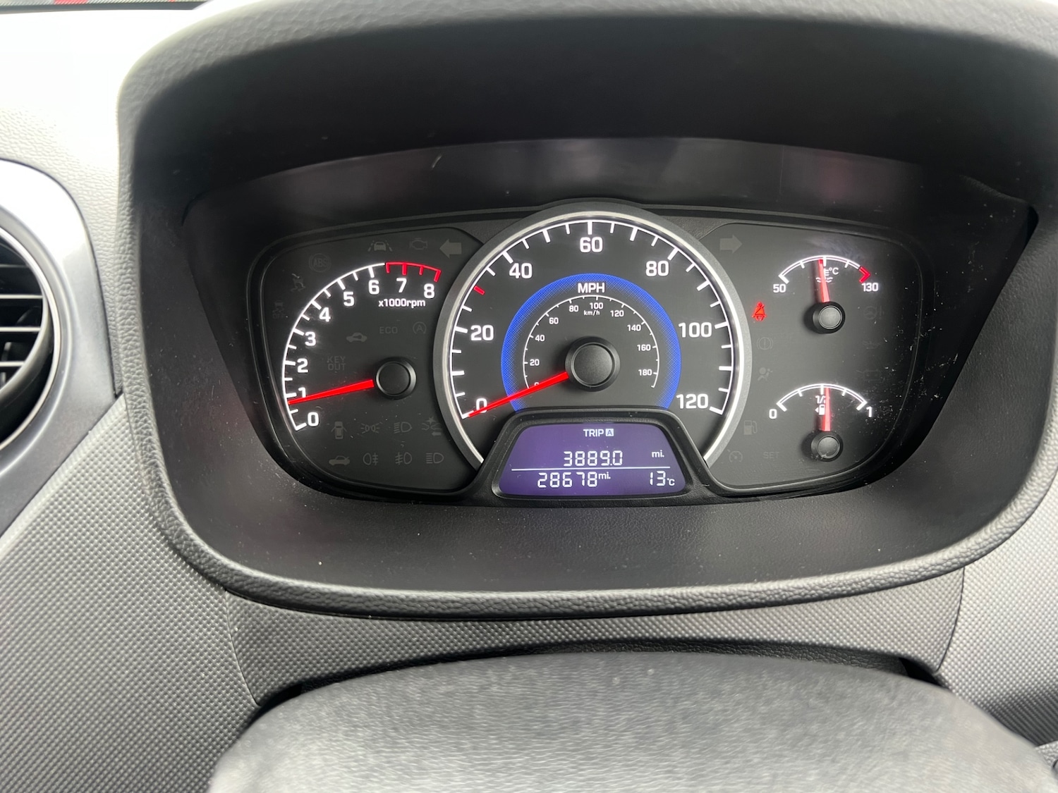 Used Hyundai i10 2019 for sale - 76312191: Photo 12