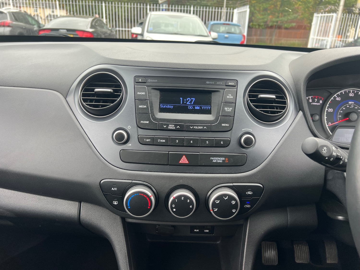 Used Hyundai i10 2019 for sale - 76312191: Photo 14