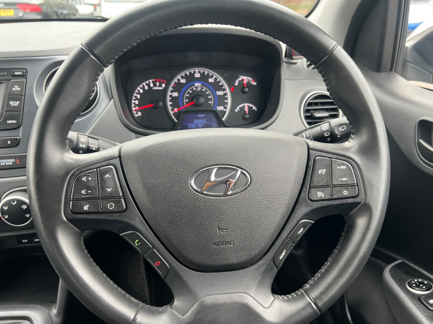 Used Hyundai i10 2019 for sale - 76312191: Photo 15