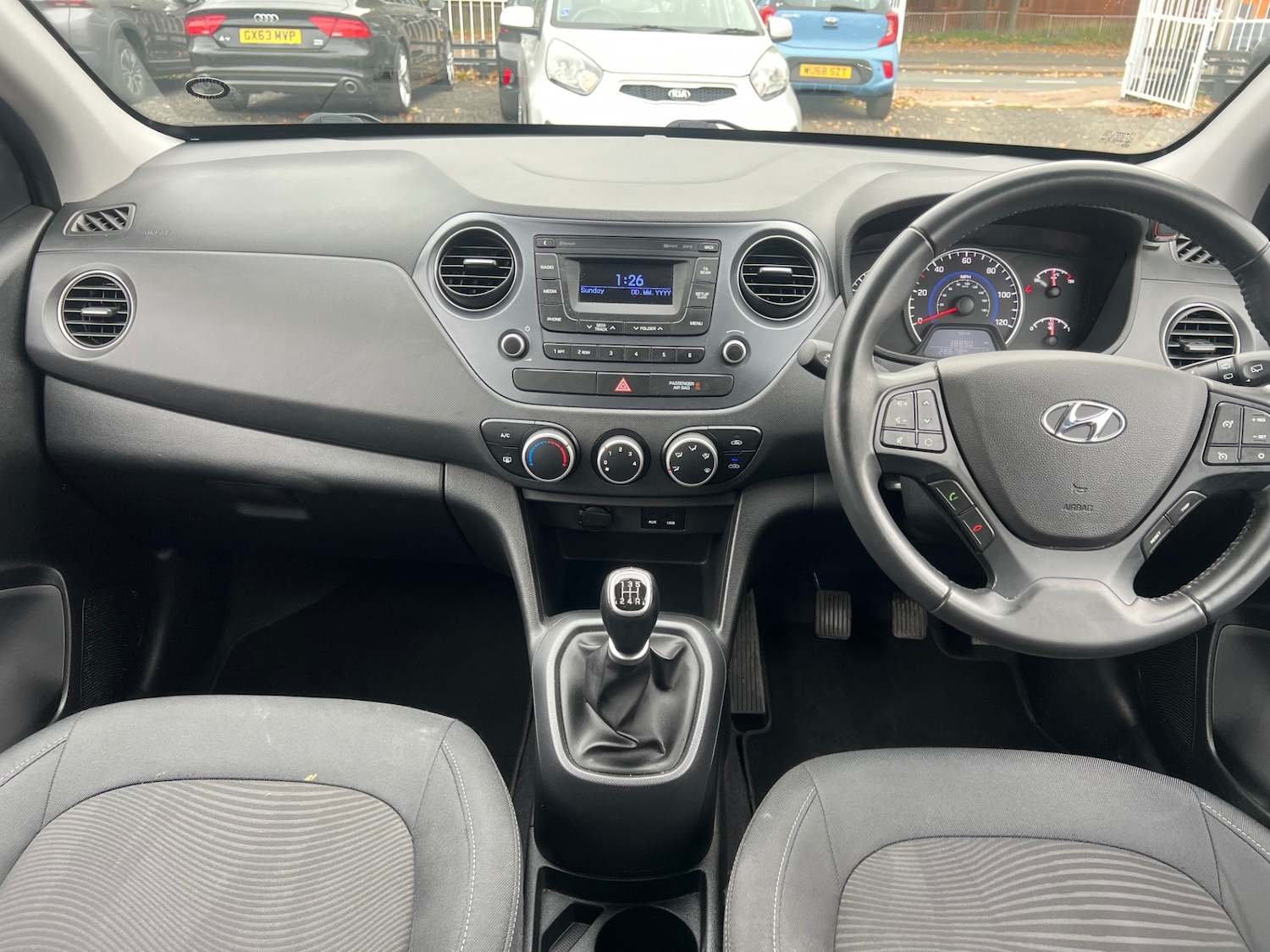 Used Hyundai i10 2019 for sale - 76312191: Photo 16