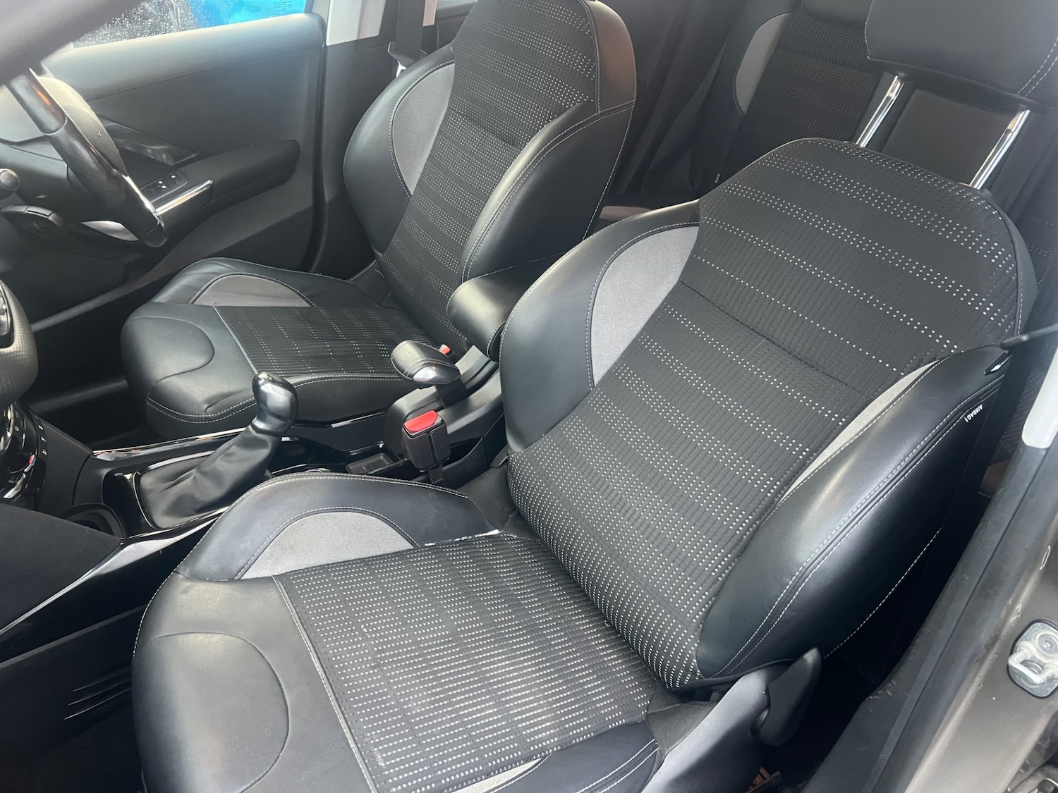 Used Peugeot 2008 2016 for sale - 76322519: Photo 17