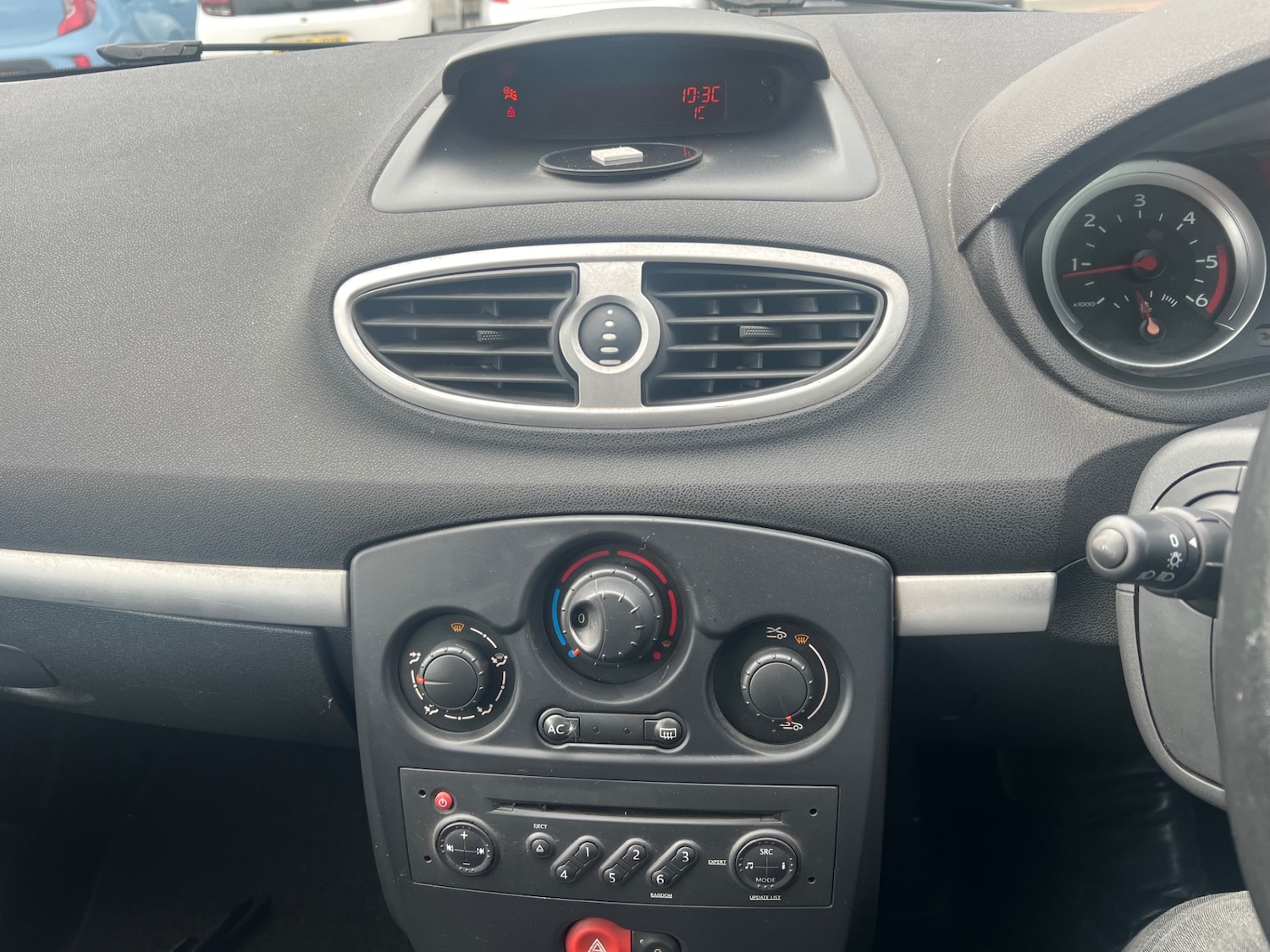 Used Renault Clio 2009 for sale - 76016671: Photo 12