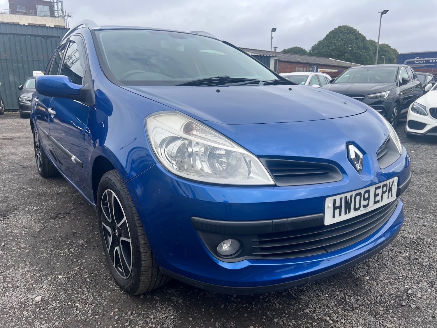 Used Renault Clio 2009 for sale - 76016671: Photo 2