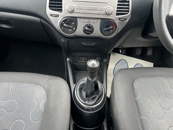 Used Hyundai i20 2011 for sale - 76290400: Photo 15