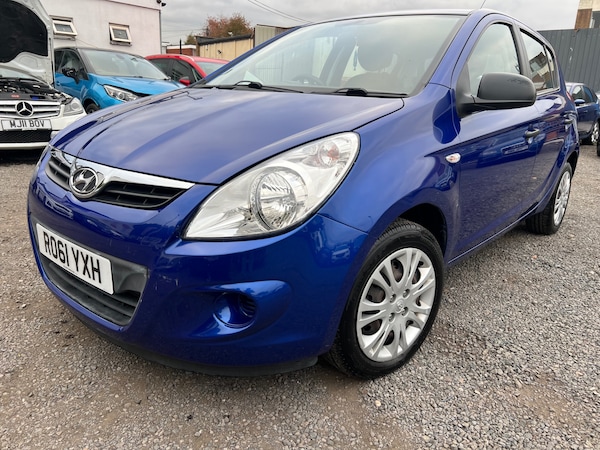 Used Hyundai i20 2011 for sale - 76290400: Photo 3