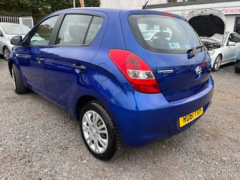 Used Hyundai i20 2011 for sale - 76290400: Photo 4