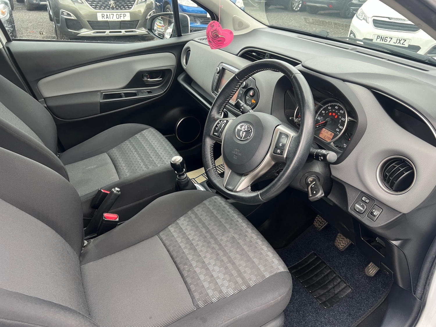 Used Toyota Yaris 2016 for sale - 76196293: Photo 11