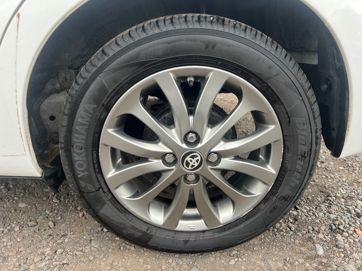 Used Toyota Yaris 2016 for sale - 76196293: Photo 26