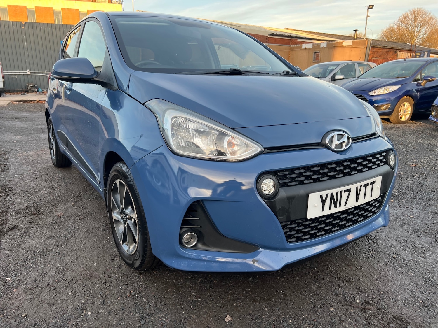 Used Hyundai i10 2017 for sale - 76652899: Photo 2