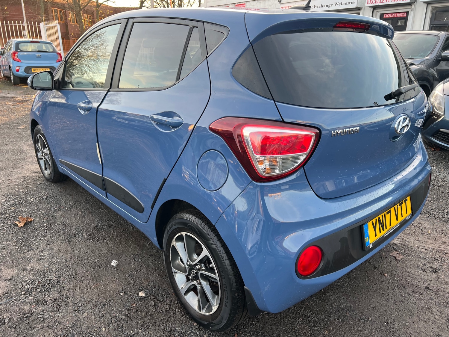 Used Hyundai i10 2017 for sale - 76652899: Photo 4