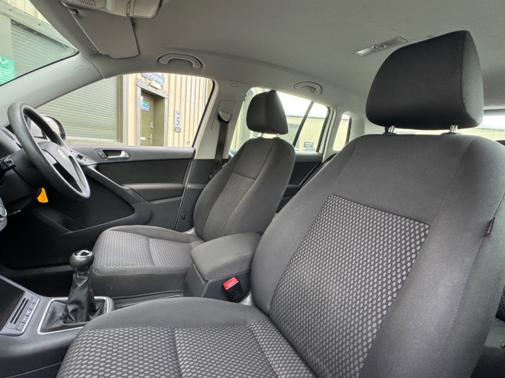 Used Volkswagen Tiguan 2010 for sale - 76329846: Photo 10