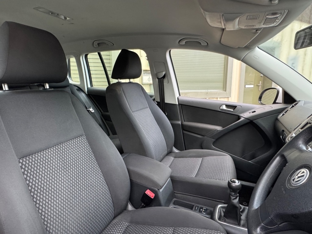 Used Volkswagen Tiguan 2010 for sale - 76329846: Photo 11