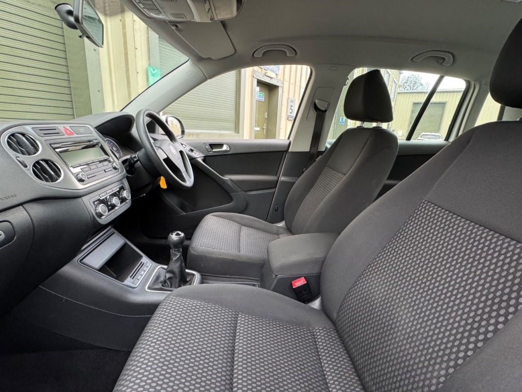 Used Volkswagen Tiguan 2010 for sale - 76329846: Photo 12