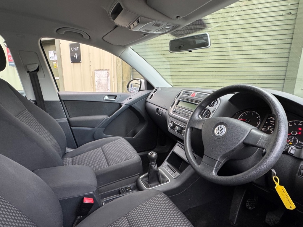 Used Volkswagen Tiguan 2010 for sale - 76329846: Photo 13