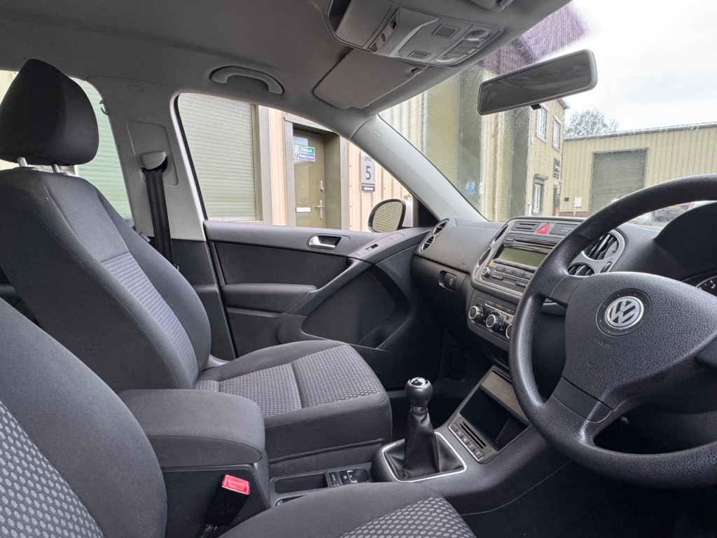 Used Volkswagen Tiguan 2010 for sale - 76329846: Photo 9