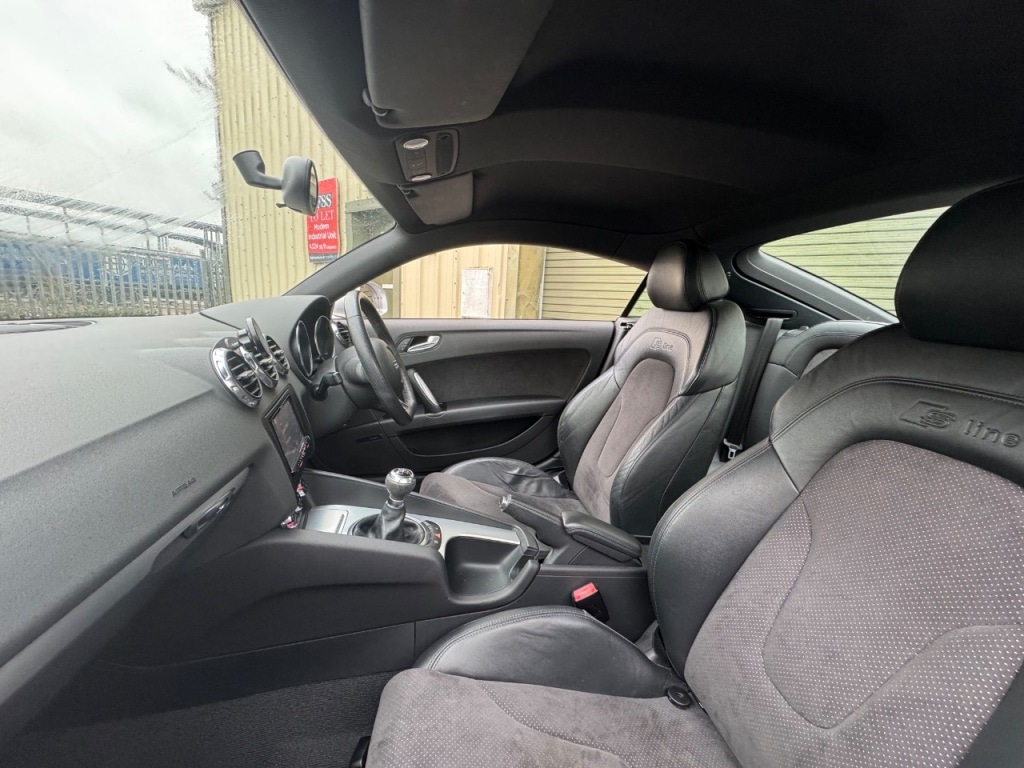 Used Audi TT 2010 for sale - 76603795: Photo 12