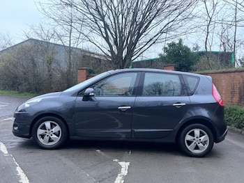 Used Renault Scenic 2010 for sale - 77200615: Photo