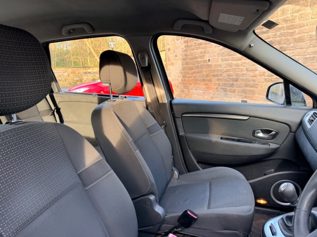 Used Renault Scenic 2010 for sale - 77200615: Photo 9