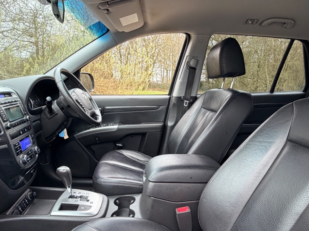 Used Hyundai Santa Fe 2010 for sale - 77533750: Photo 11