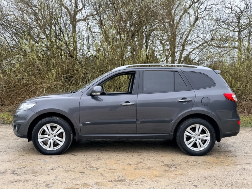Used Hyundai Santa Fe 2010 for sale - 77533750: Photo 2