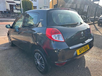 Used Renault Clio 2011 for sale - 78817976: Photo