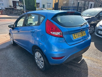 Used Ford Fiesta 2010 for sale - 78998984: Photo