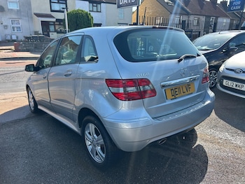 Used Mercedes-Benz B Class 2011 for sale - 79012047: Photo