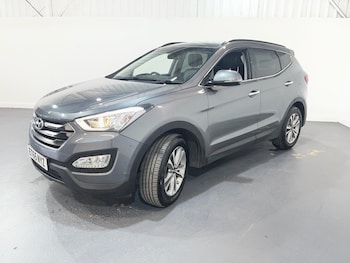 Used Hyundai Santa Fe 2016 for sale - 79507016: Photo