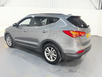 Used Hyundai Santa Fe 2016 for sale - 79507016: Photo