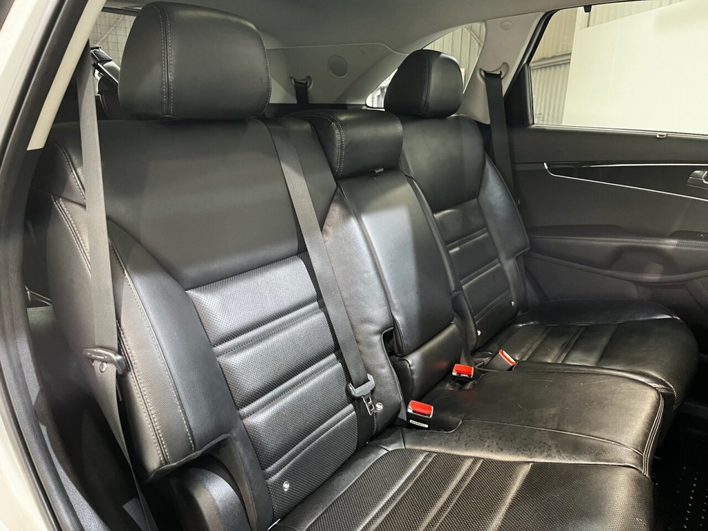 Used Kia Sorento 2017 for sale - 76256613: Photo 17