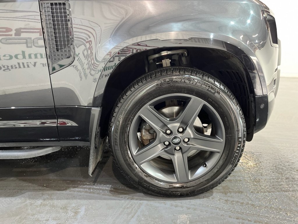 Used Land Rover Defender 2022 for sale - 76256642: Photo 10