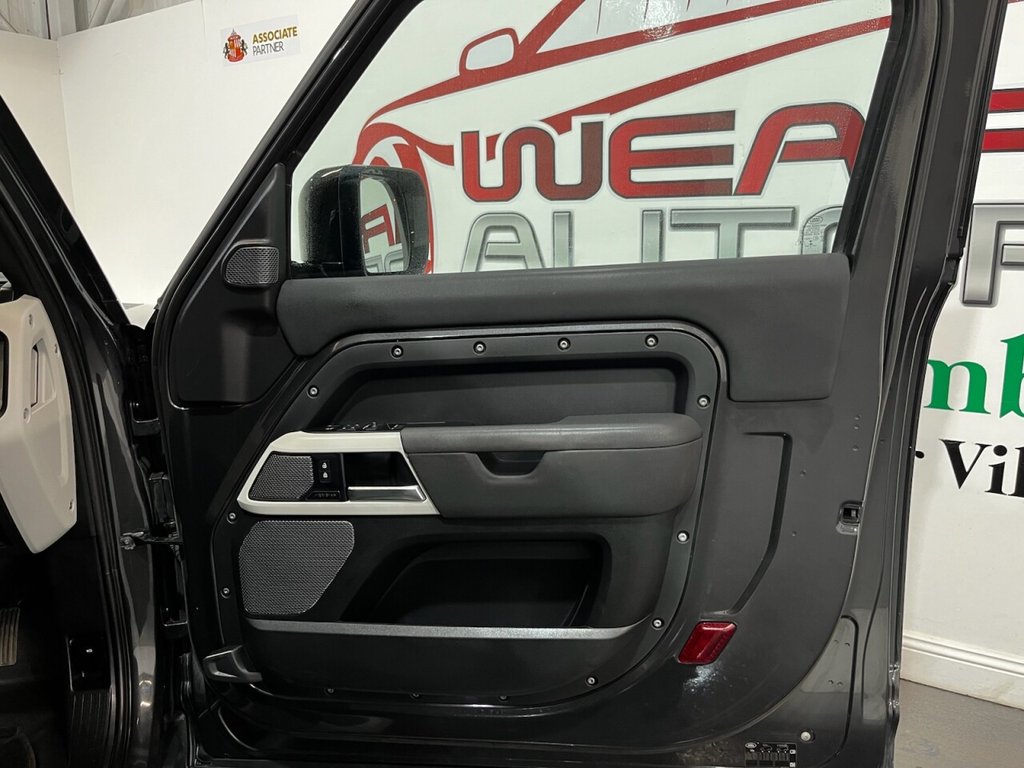 Used Land Rover Defender 2022 for sale - 76256642: Photo 25