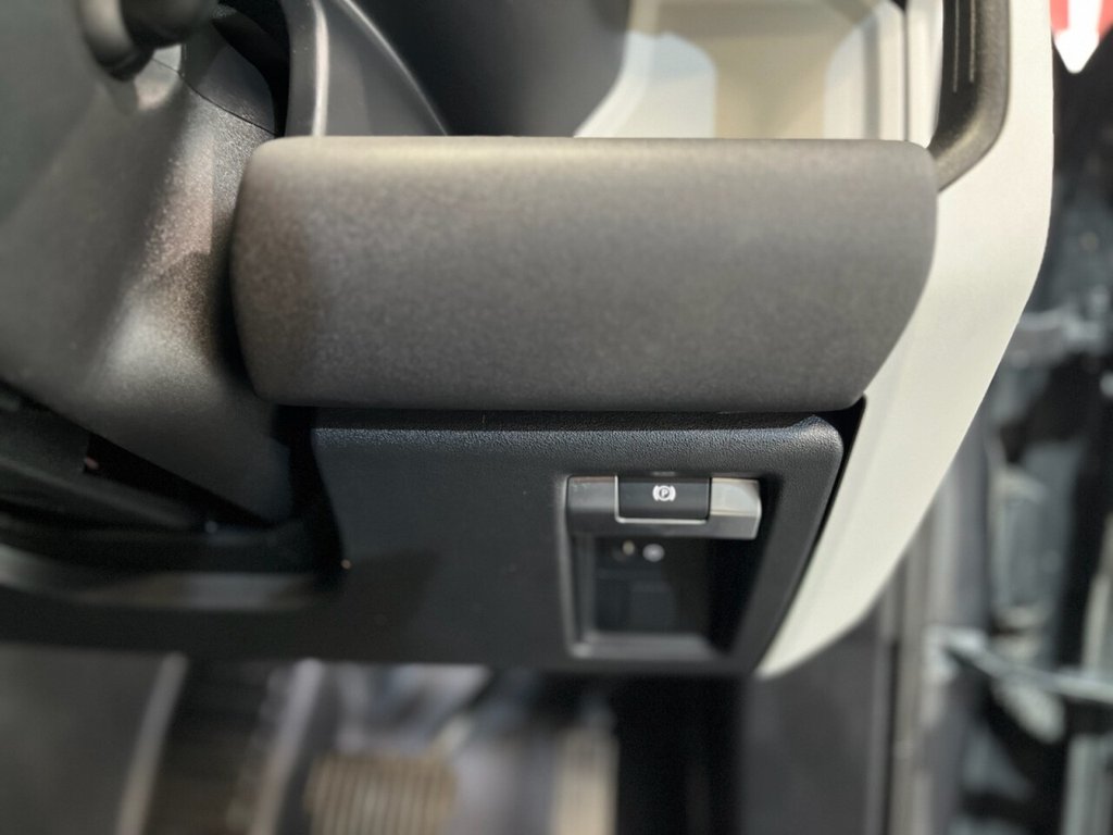 Used Land Rover Defender 2022 for sale - 76256642: Photo 27