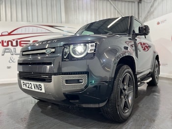 Used Land Rover Defender 2022 for sale - 76256642: Photo